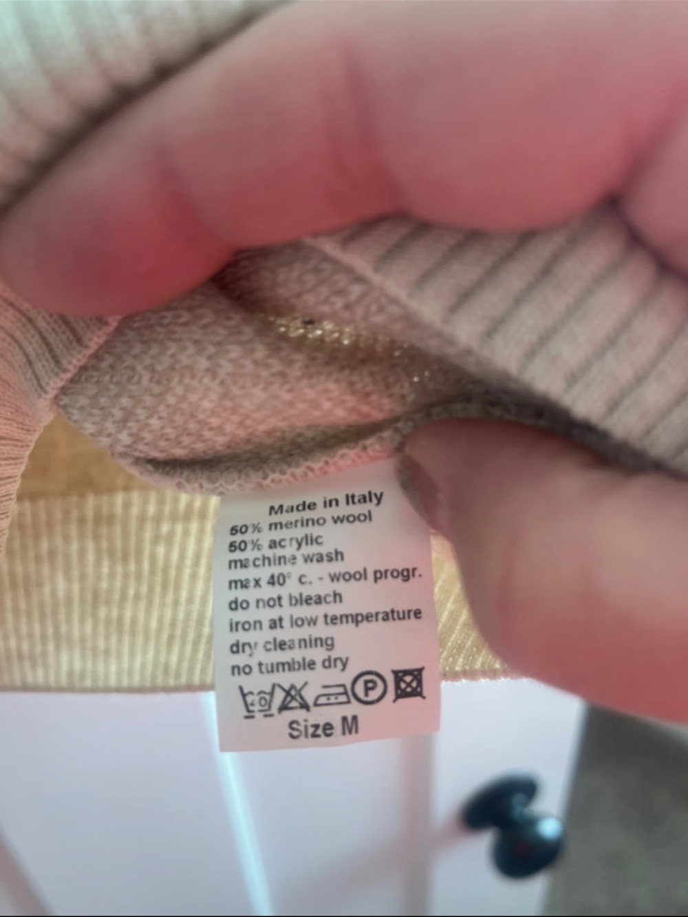 Gionfriddo Men's V-Neck Beige Sweater - Classic Cable & Diamond Knit - Picture 4 of 5